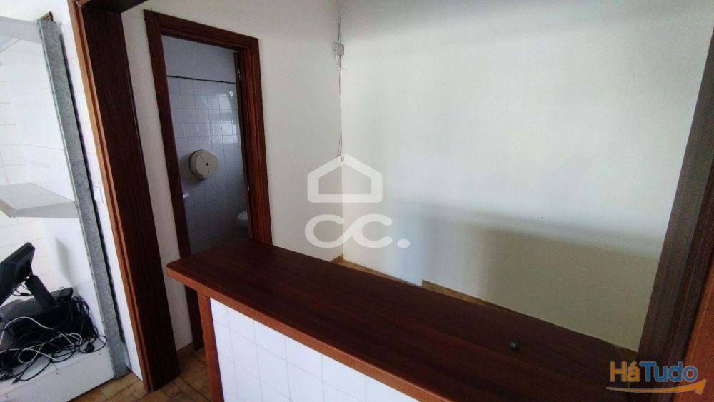 Loja com 33m2 de área para comercio ou serviços. Loja com 33m2 de área para comercio ou serviços.