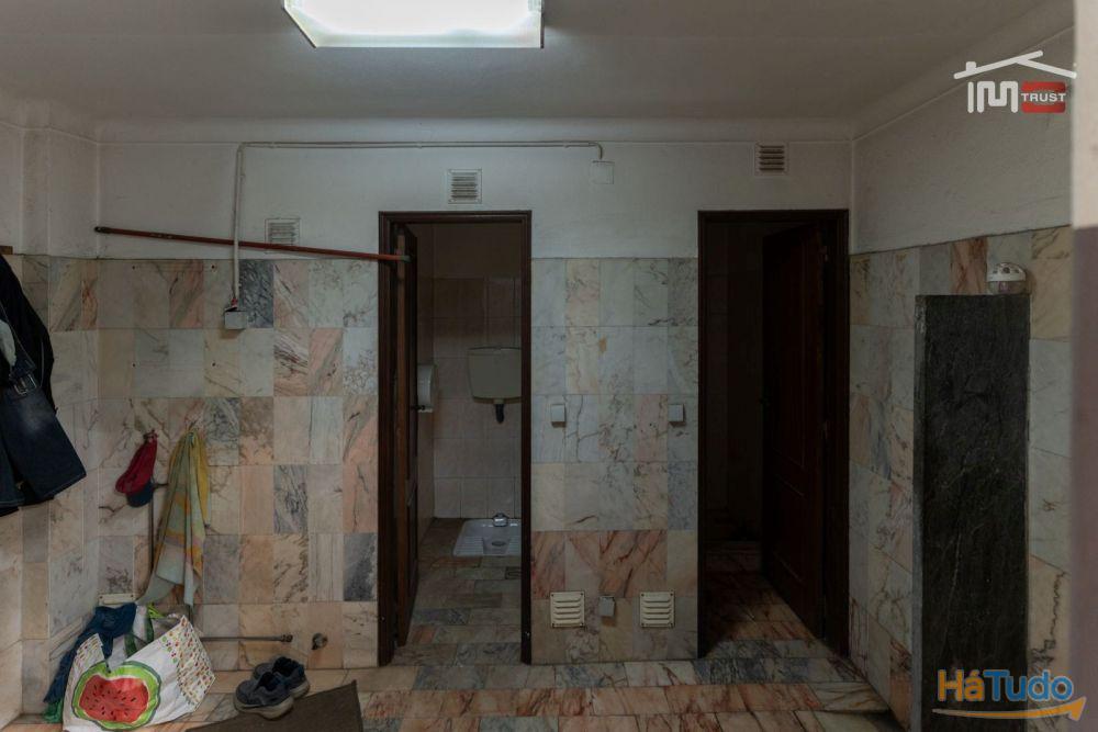 Pavilhão industrial com boa localização Pavilhão industrial com boa localização