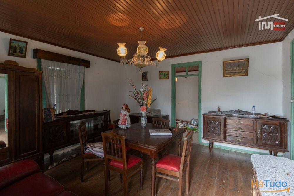 MORADIA PARA RESTAURAR EM ATOUGUIA MORADIA PARA RESTAURAR EM ATOUGUIA