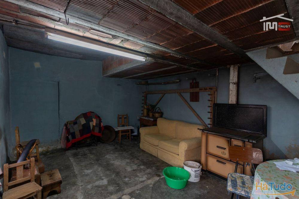 MORADIA PARA RESTAURAR EM ATOUGUIA MORADIA PARA RESTAURAR EM ATOUGUIA