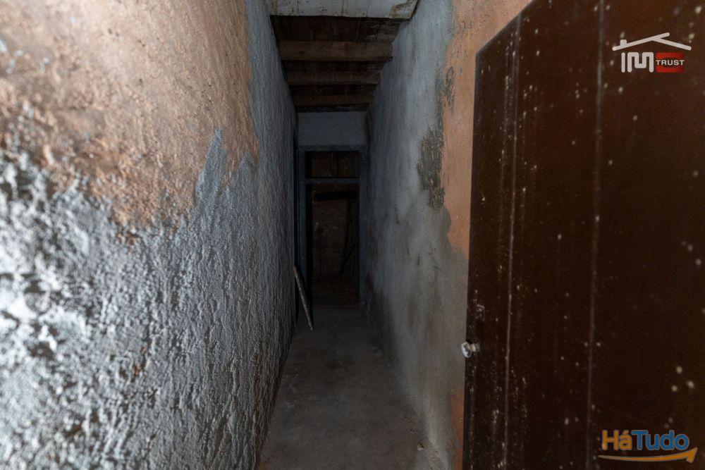 Moradia T2 com Projeto Aprovado em TOMAR já com telhado novo e isolamento térmico Moradia T2 com Projeto Aprovado em TOMAR já com telhado novo e isolamento térmico