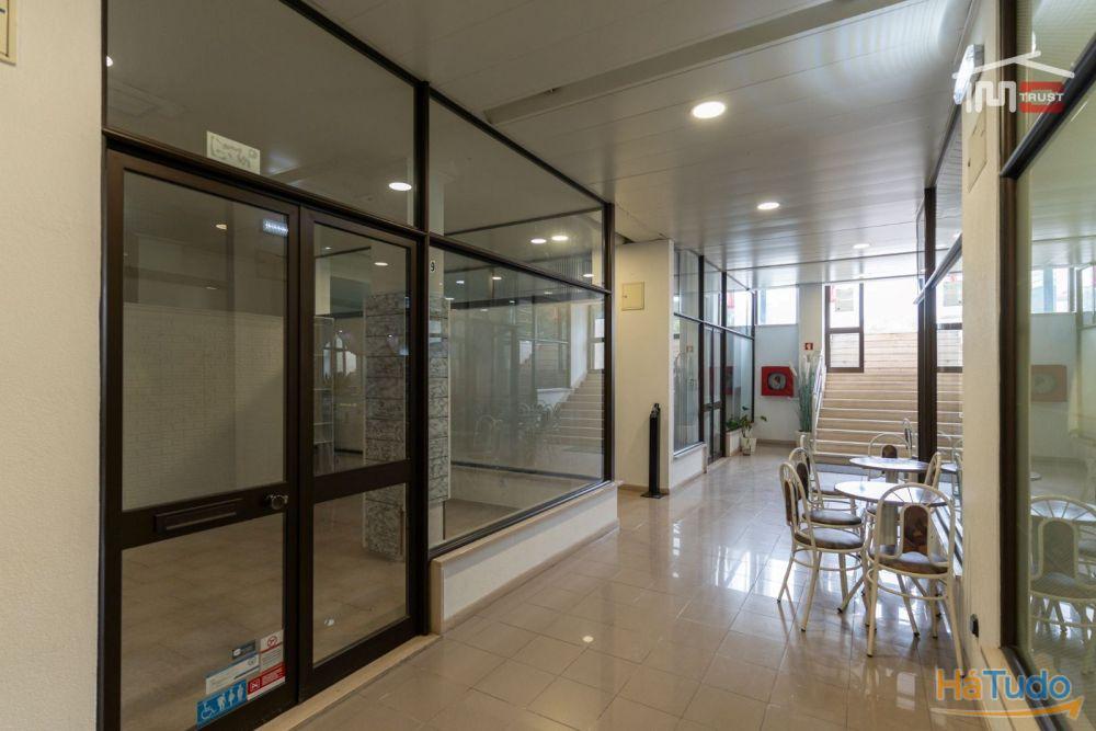 Loja em centro comercial, para arrendamento, Ourém - Fatima Loja em centro comercial, para arrendamento, Ourém - Fatima