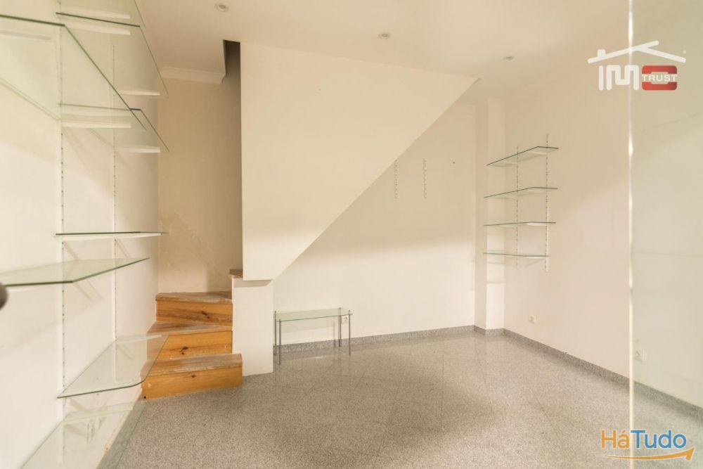 LOJA PARA COMÉRCIO NO FÁTIMA SHOPPING JUNTO AO SANTUÁRIO DE FÁTIMA LOJA PARA COMÉRCIO NO FÁTIMA SHOPPING JUNTO AO SANTUÁRIO DE FÁTIMA