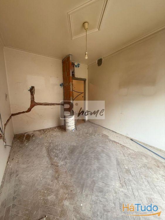 Apartamento T2 na Torre da Marinha Apartamento T2 na Torre da Marinha