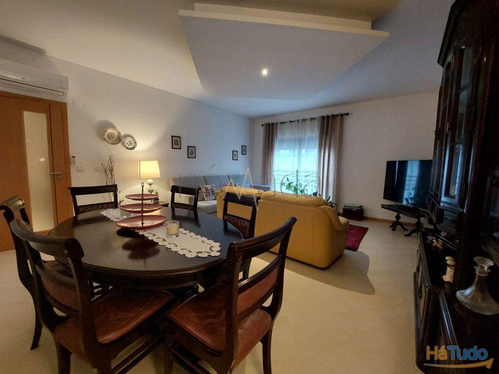 Apartamento T4 com vista rio e estacionamento duplo Onde o conforto encontra o horizonte Apartamento T4 com vista rio e estacionamento duplo Onde o conforto encontra o horizonte