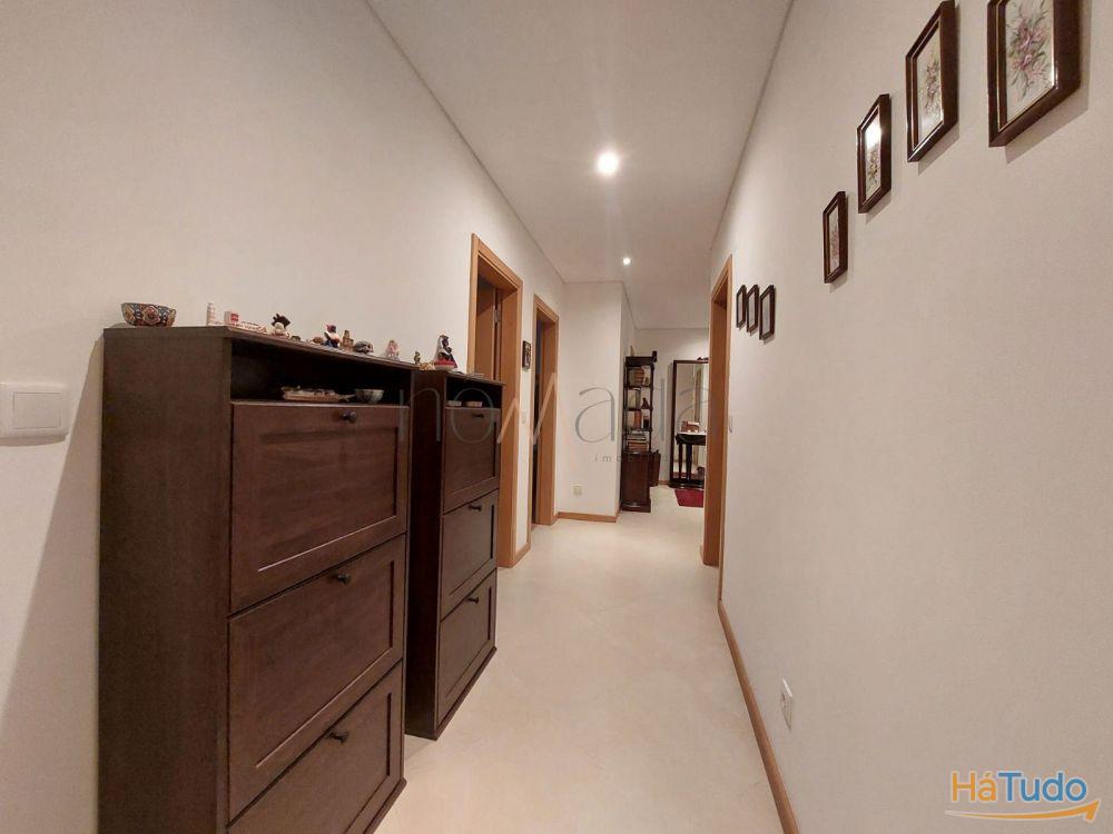 Apartamento T4 com vista rio e estacionamento duplo Onde o conforto encontra o horizonte Apartamento T4 com vista rio e estacionamento duplo Onde o conforto encontra o horizonte