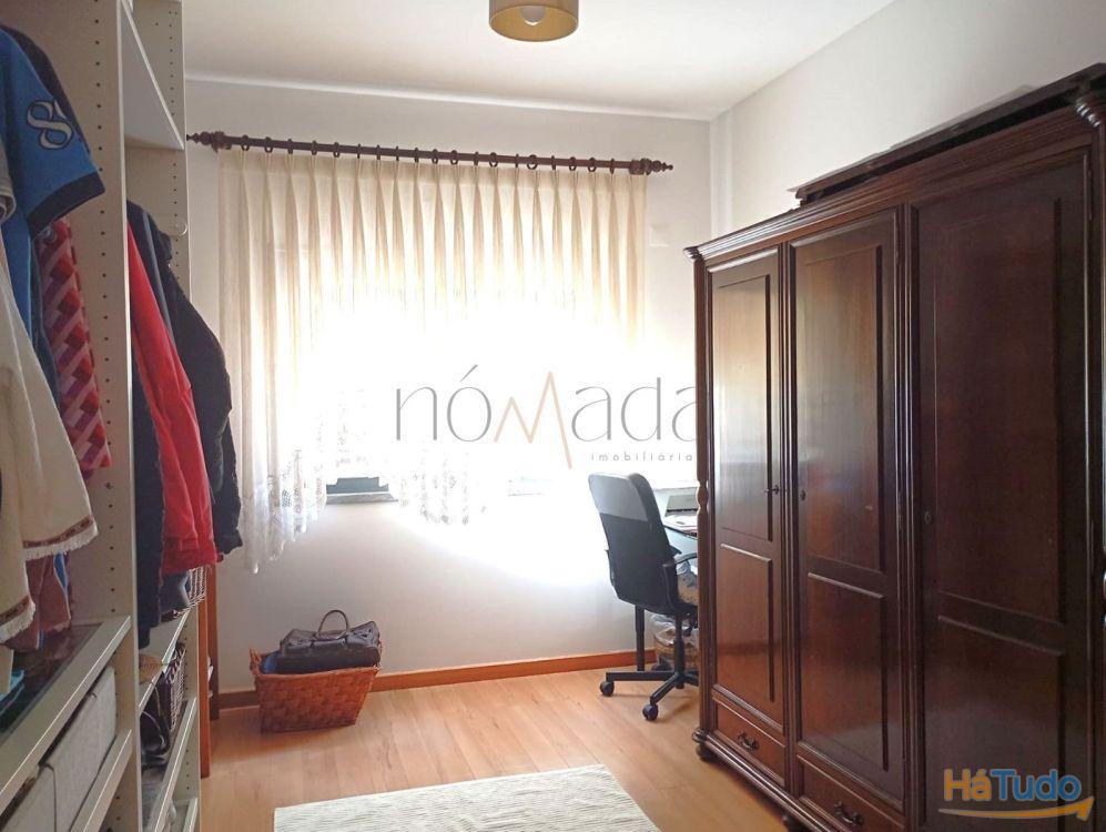 Apartamento T4 com vista rio e estacionamento duplo Onde o conforto encontra o horizonte Apartamento T4 com vista rio e estacionamento duplo Onde o conforto encontra o horizonte