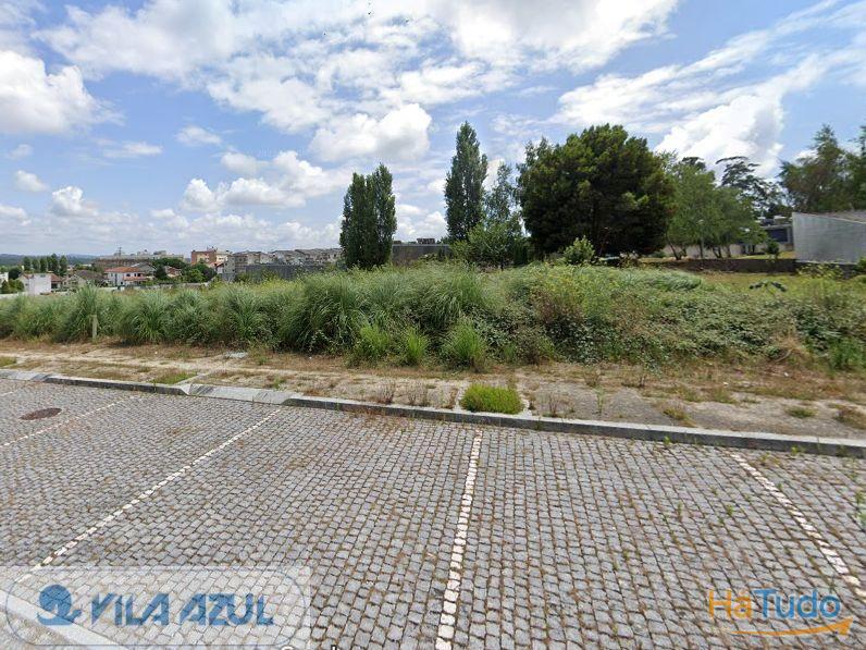 Lote de Terreno para Moradia - 3 Frentes junto ao ISMAI Lote de Terreno para Moradia - 3 Frentes junto ao ISMAI