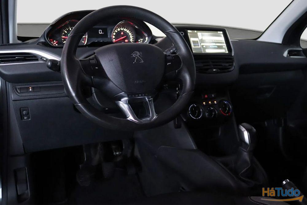 Peugeot 208 1.2 PURETECH STYLE Peugeot 208 1.2 PURETECH STYLE