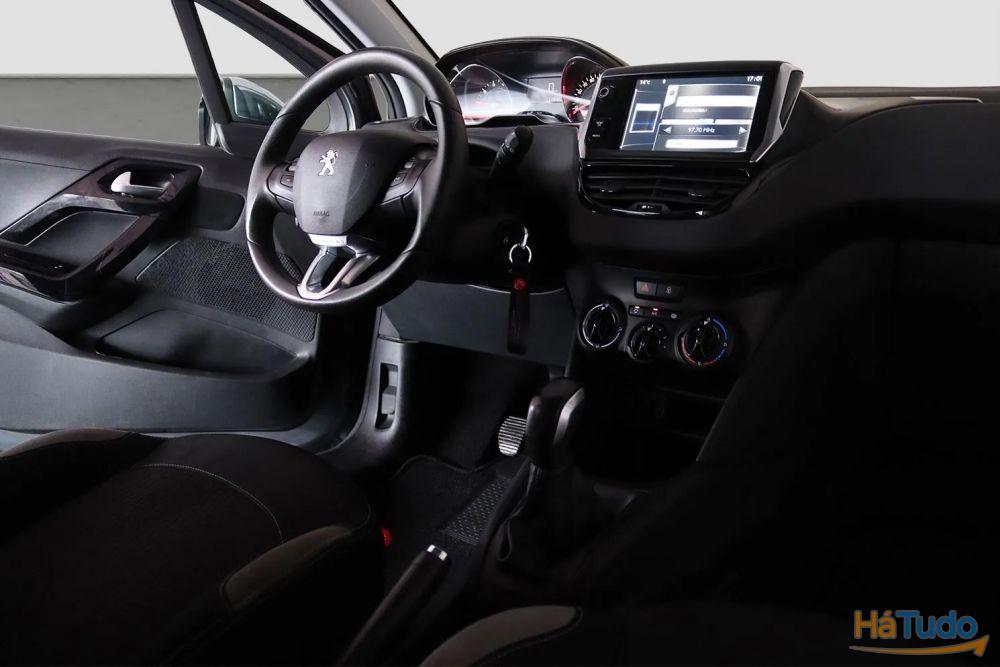 Peugeot 208 1.2 PURETECH STYLE Peugeot 208 1.2 PURETECH STYLE