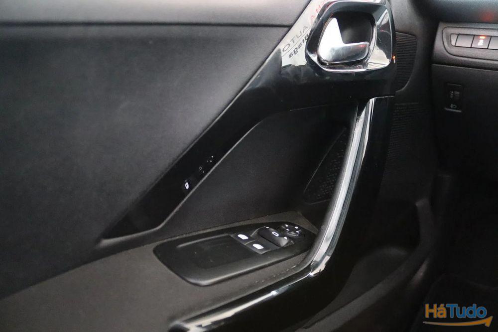 Peugeot 208 1.2 PURETECH STYLE Peugeot 208 1.2 PURETECH STYLE