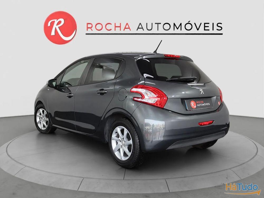 Peugeot 208 1.2 PURETECH STYLE Peugeot 208 1.2 PURETECH STYLE
