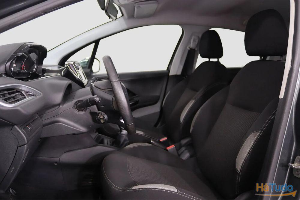 Peugeot 208 1.2 PURETECH STYLE Peugeot 208 1.2 PURETECH STYLE