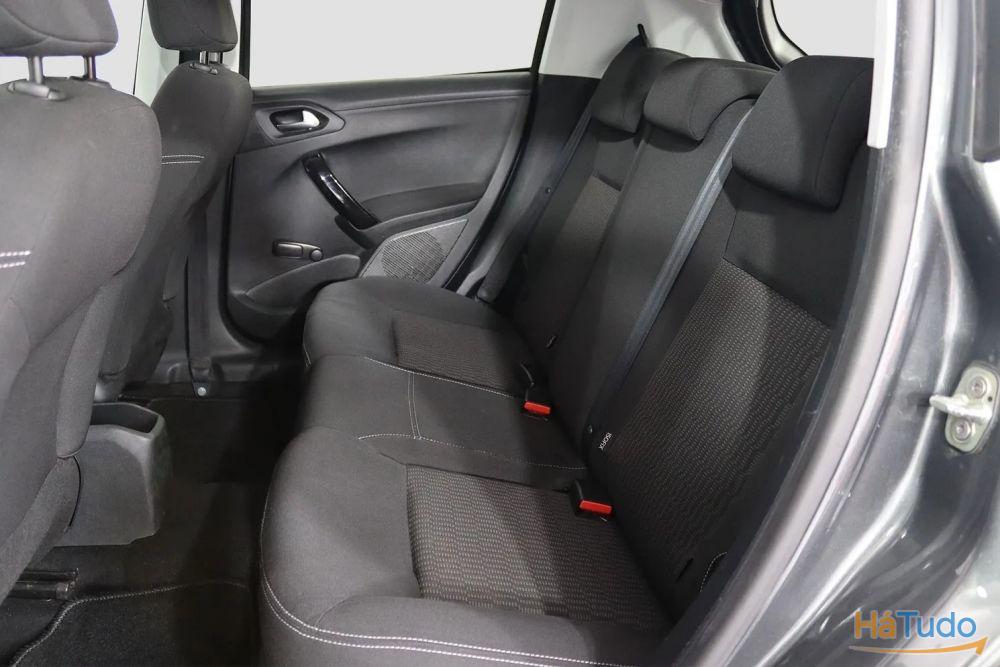 Peugeot 208 1.2 PURETECH STYLE Peugeot 208 1.2 PURETECH STYLE