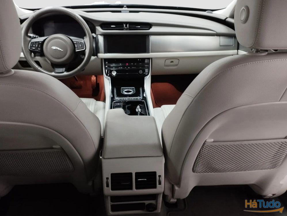 Jaguar XF 2.0D PRESTIGE Jaguar XF 2.0D PRESTIGE