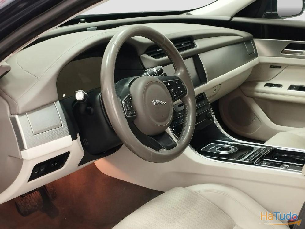 Jaguar XF 2.0D PRESTIGE Jaguar XF 2.0D PRESTIGE