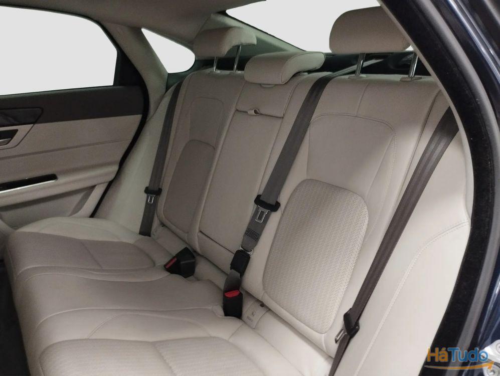 Jaguar XF 2.0D PRESTIGE Jaguar XF 2.0D PRESTIGE