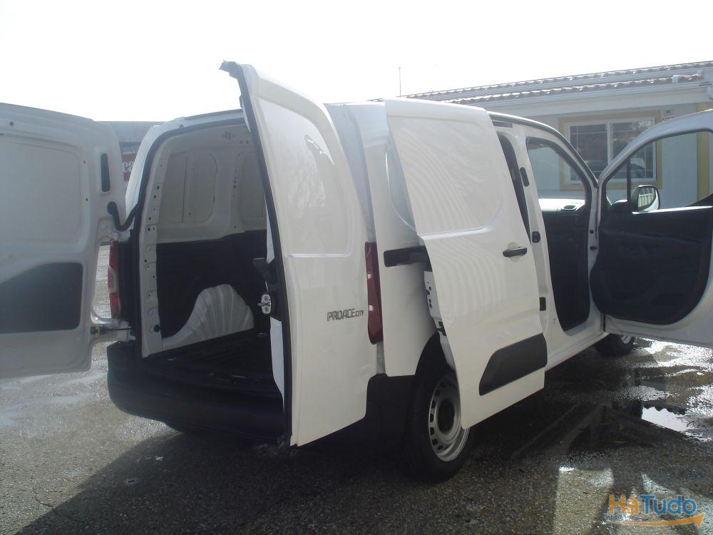 Toyota Proace City 1.5D L1 Exclusive Toyota Proace City 1.5D L1 Exclusive
