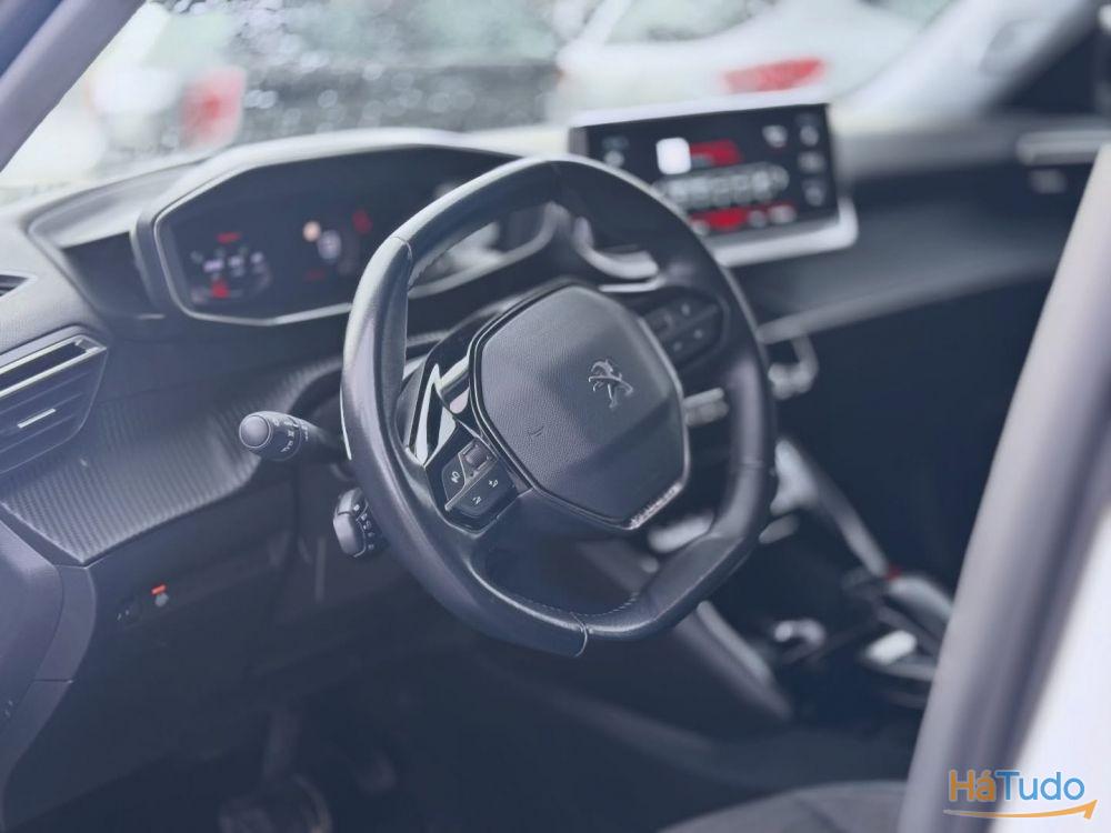Peugeot 2008 1.5 BlueHDi Allure Pack EAT8 Peugeot 2008 1.5 BlueHDi Allure Pack EAT8