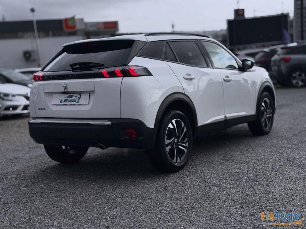 Peugeot 2008 1.5 BlueHDi Allure Pack EAT8 Peugeot 2008 1.5 BlueHDi Allure Pack EAT8