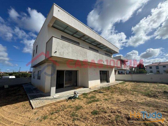 Venda - Moradia - T3 Venda - Moradia - T3