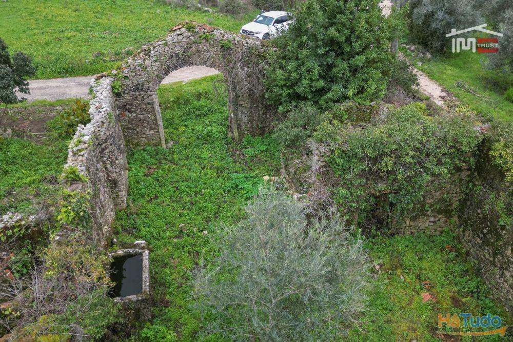 MORADIA T2 PARA RECUPERAR COM AREA COBERTA DE 238 M2 E AREA TOTAL DO TERRENO 1.112 M2 EM SÃO MAMEDE BATALHA MORADIA T2 PARA RECUPERAR COM AREA COBERTA DE 238 M2 E AREA TOTAL DO TERRENO 1.112 M2 EM SÃO MAMEDE BATALHA