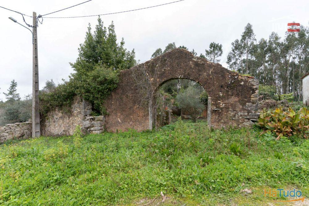 MORADIA T2 PARA RECUPERAR COM AREA COBERTA DE 238 M2 E AREA TOTAL DO TERRENO 1.112 M2 EM SÃO MAMEDE BATALHA MORADIA T2 PARA RECUPERAR COM AREA COBERTA DE 238 M2 E AREA TOTAL DO TERRENO 1.112 M2 EM SÃO MAMEDE BATALHA