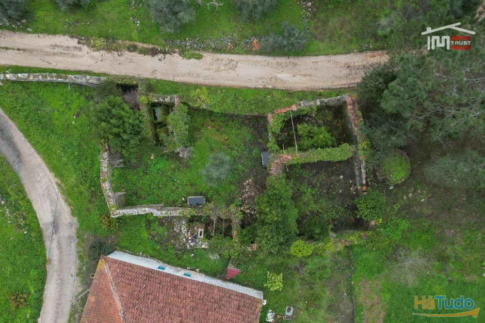 MORADIA T2 PARA RECUPERAR COM AREA COBERTA DE 238 M2 E AREA TOTAL DO TERRENO 1.112 M2 EM SÃO MAMEDE BATALHA MORADIA T2 PARA RECUPERAR COM AREA COBERTA DE 238 M2 E AREA TOTAL DO TERRENO 1.112 M2 EM SÃO MAMEDE BATALHA