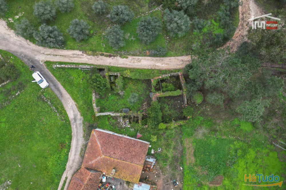 MORADIA T2 PARA RECUPERAR COM AREA COBERTA DE 238 M2 E AREA TOTAL DO TERRENO 1.112 M2 EM SÃO MAMEDE BATALHA MORADIA T2 PARA RECUPERAR COM AREA COBERTA DE 238 M2 E AREA TOTAL DO TERRENO 1.112 M2 EM SÃO MAMEDE BATALHA