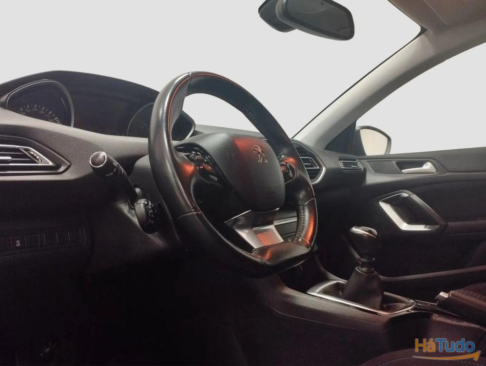 Peugeot 308 SW 1.2 e-THP Style Peugeot 308 SW 1.2 e-THP Style