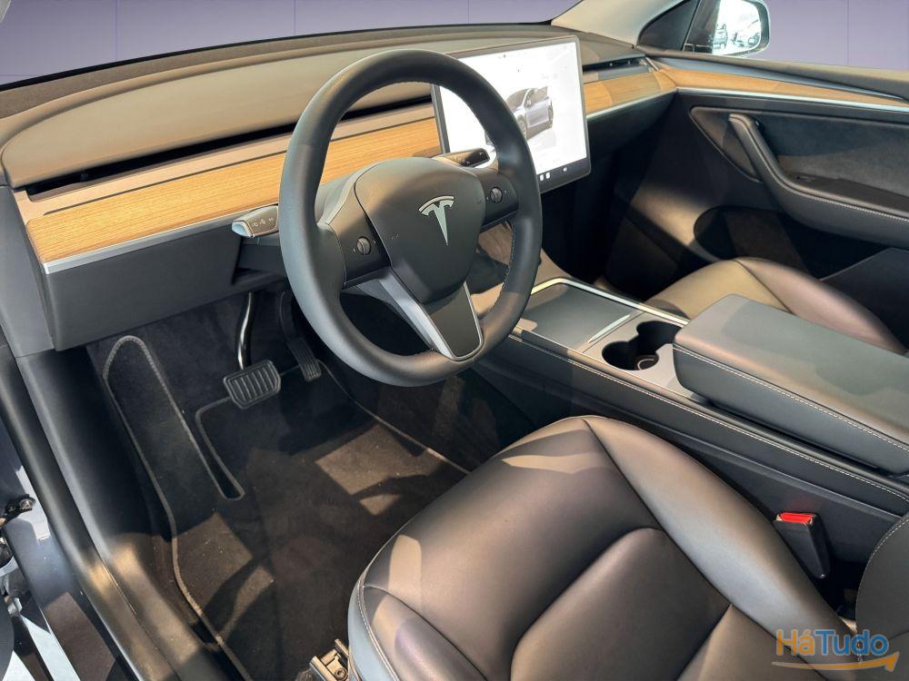 Tesla Model Y RWD Tesla Model Y RWD