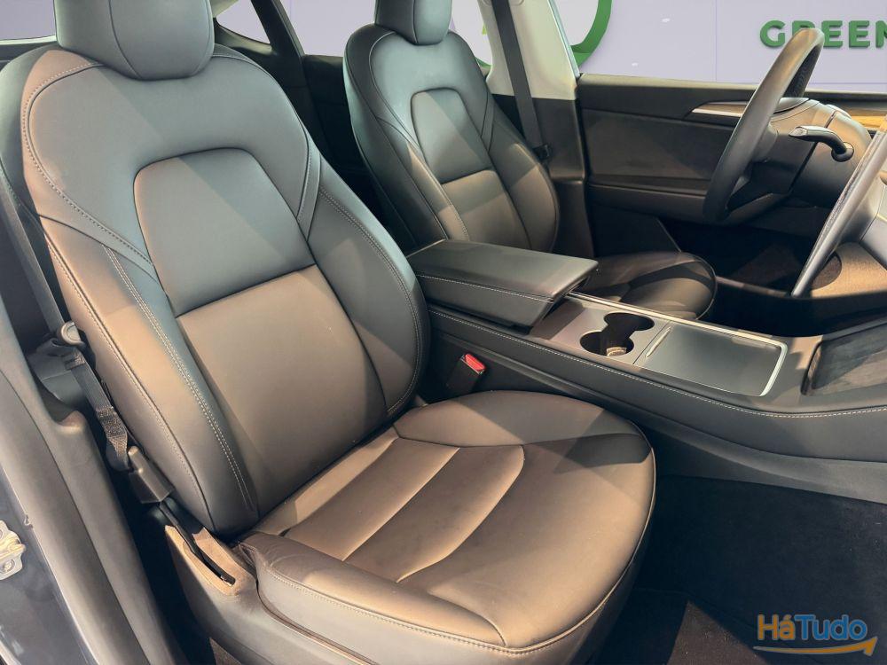 Tesla Model Y RWD Tesla Model Y RWD