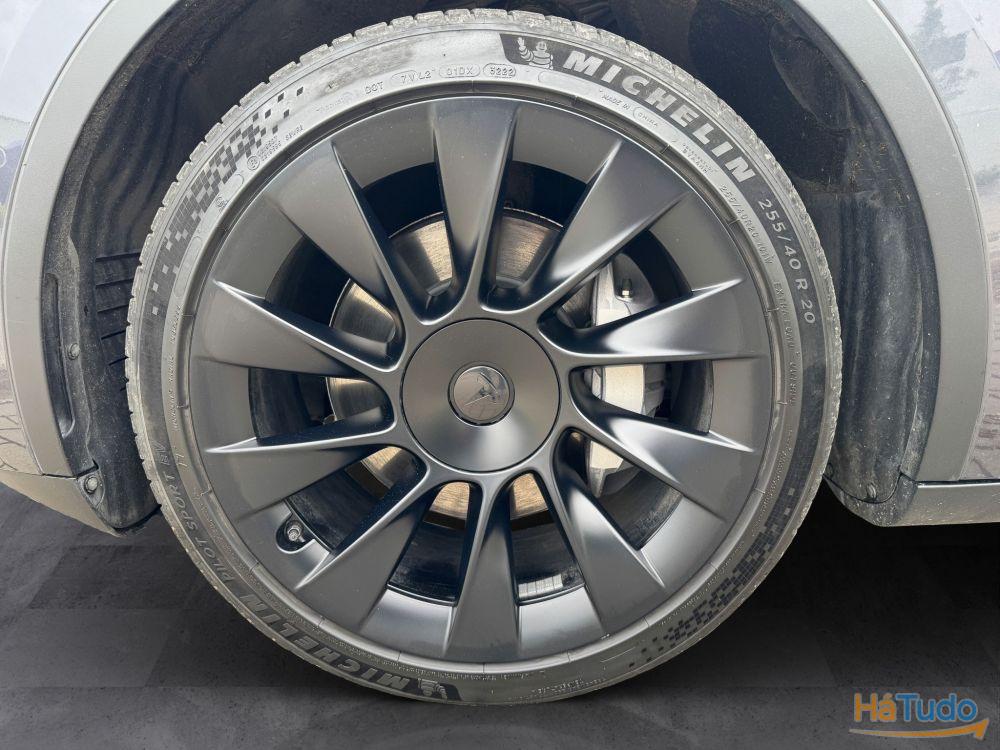 Tesla Model Y RWD Tesla Model Y RWD