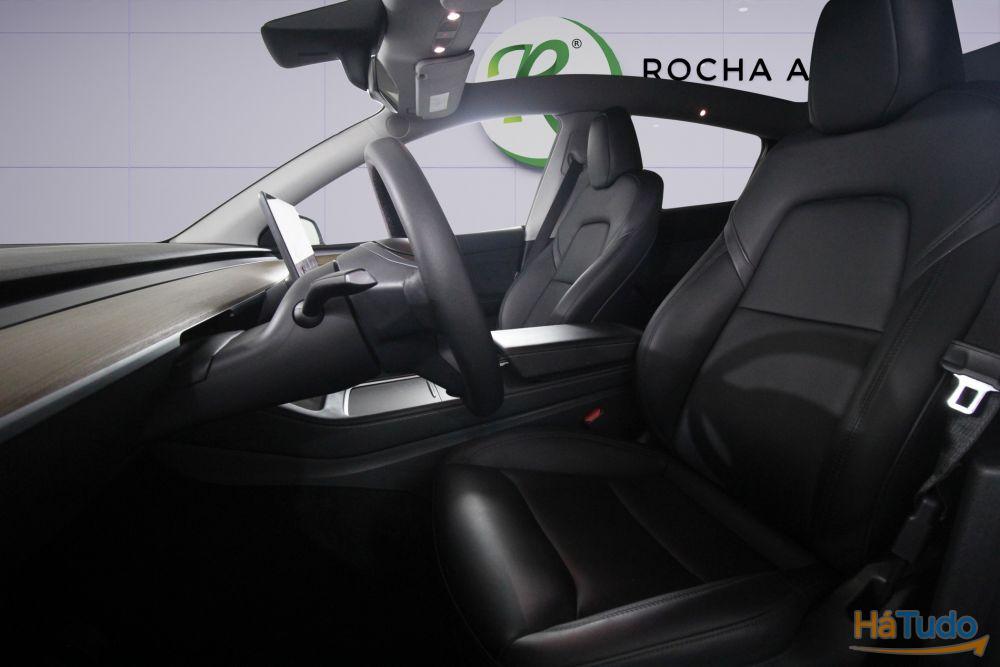 Tesla Model Y Standard Tesla Model Y Standard
