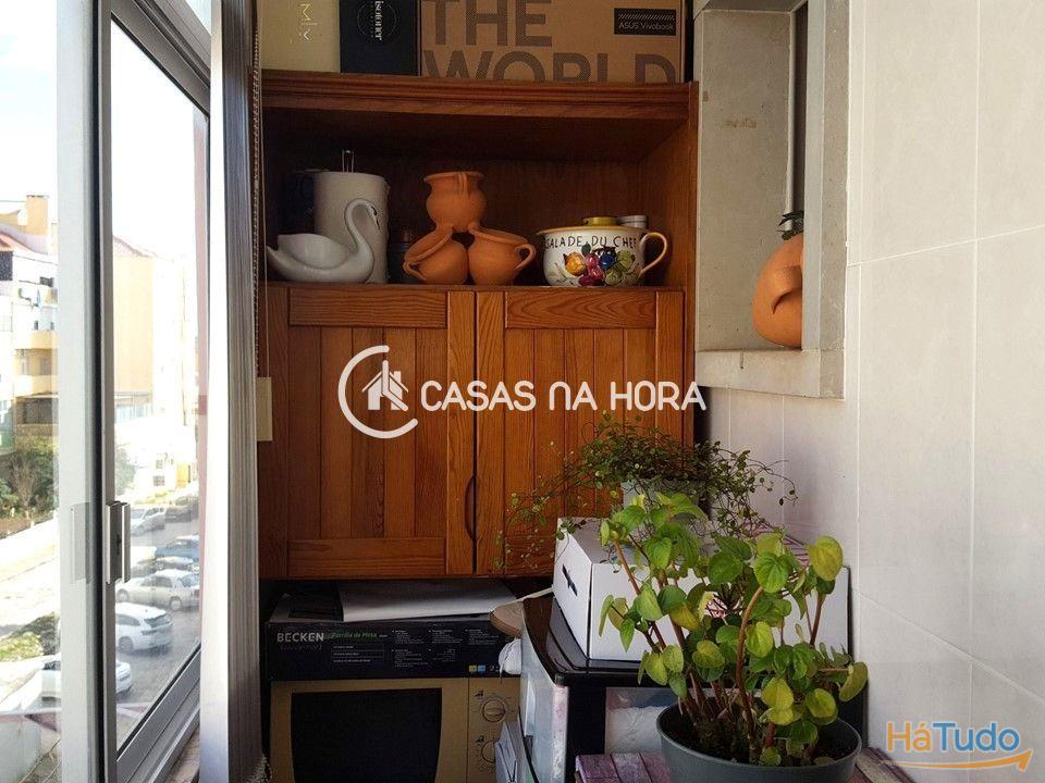 Setúbal, B.Liceu T2+1 com aproveitamento do sótão. Setúbal, B.Liceu T2+1 com aproveitamento do sótão.