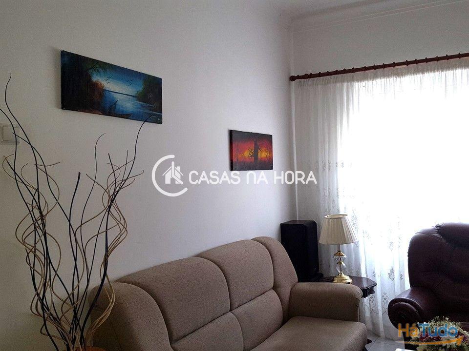 Setúbal, B.Liceu T2+1 com aproveitamento do sótão. Setúbal, B.Liceu T2+1 com aproveitamento do sótão.