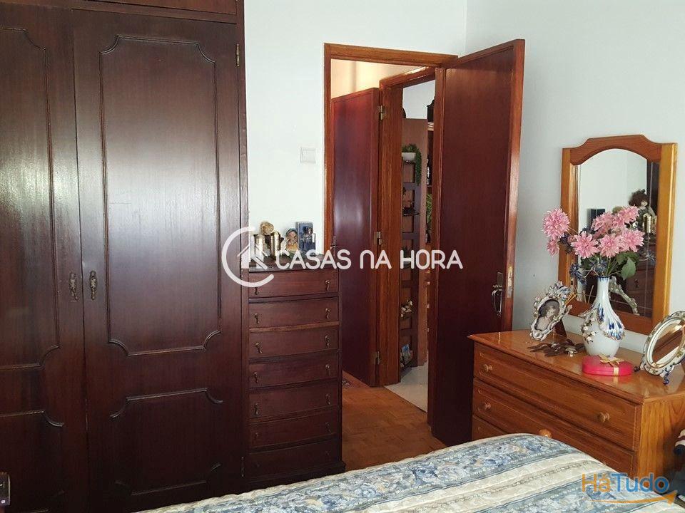 Setúbal, B.Liceu T2+1 com aproveitamento do sótão. Setúbal, B.Liceu T2+1 com aproveitamento do sótão.