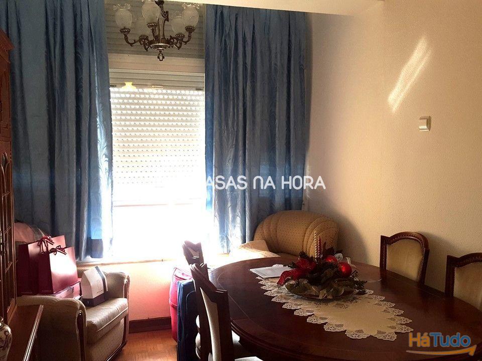 Setúbal, B.Liceu T2+1 com aproveitamento do sótão. Setúbal, B.Liceu T2+1 com aproveitamento do sótão.