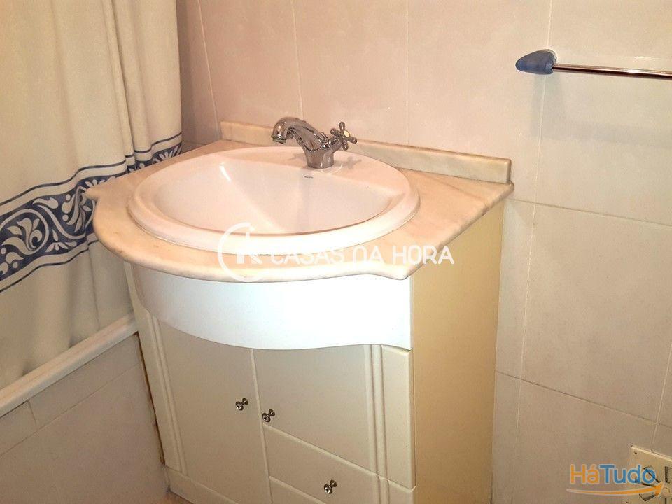 Setúbal, B.Liceu T2+1 com aproveitamento do sótão. Setúbal, B.Liceu T2+1 com aproveitamento do sótão.