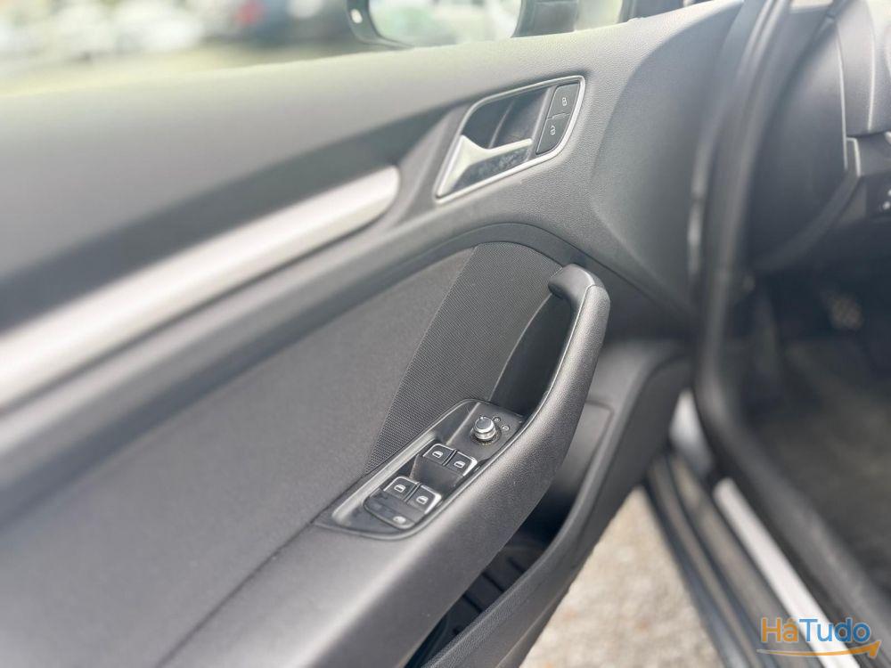 Audi A3 Sportback 1.6 TDi Advance Audi A3 Sportback 1.6 TDi Advance