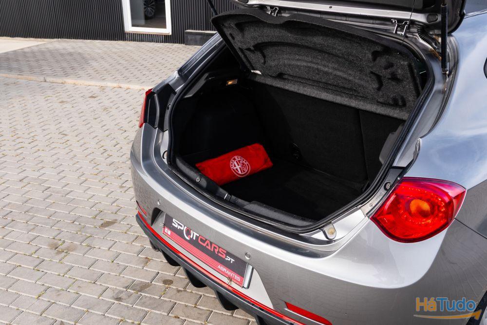 Alfa Romeo Giulietta 1.6 JTDM Sport TCT Alfa Romeo Giulietta 1.6 JTDM Sport TCT