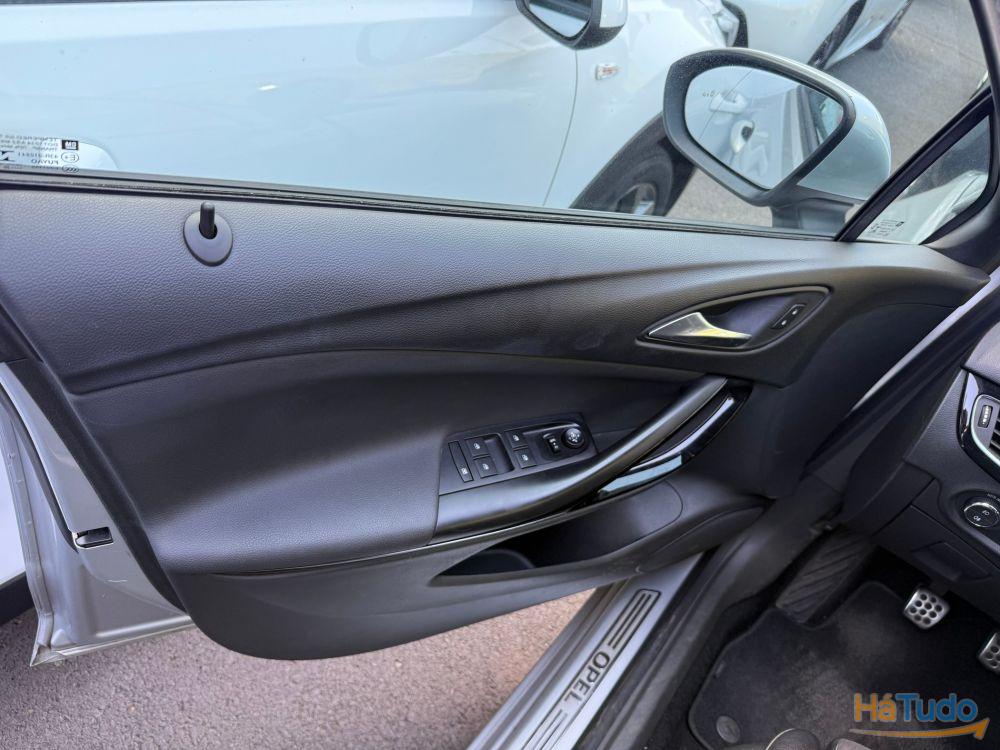 Opel Astra 1.2 T Ultimate S/S Opel Astra 1.2 T Ultimate S/S