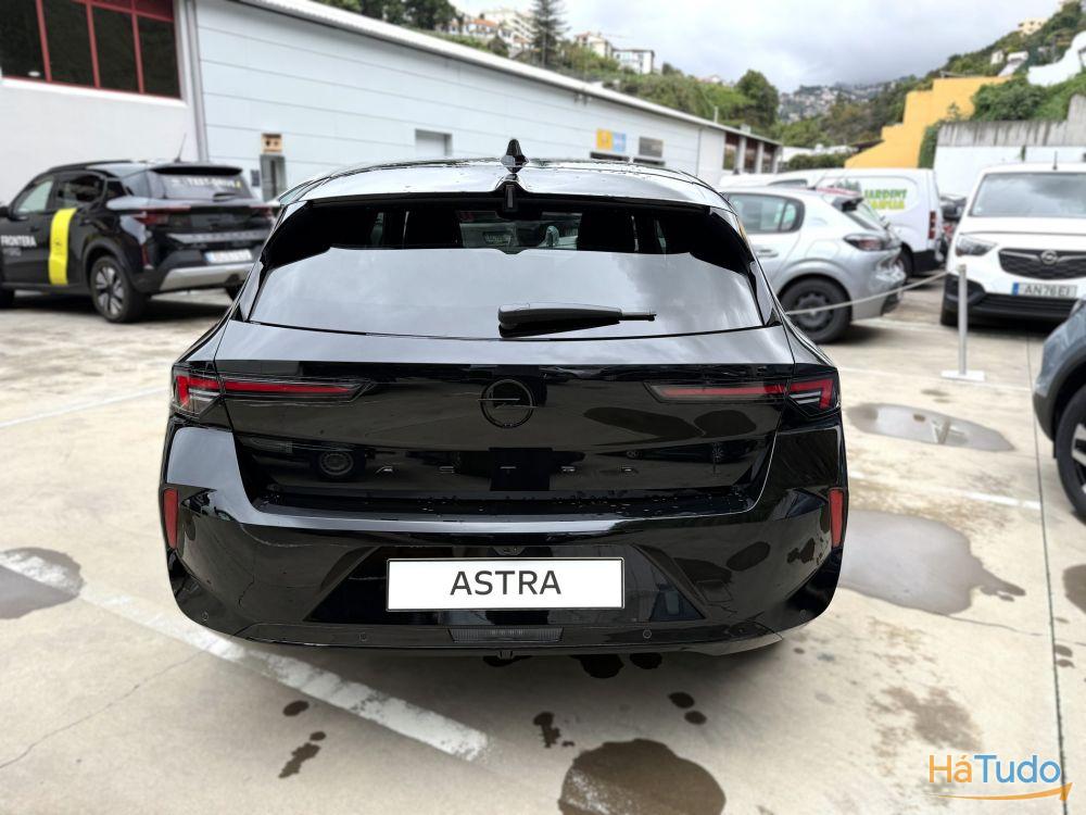 Opel Astra 1.5 D GS Aut. Opel Astra 1.5 D GS Aut.
