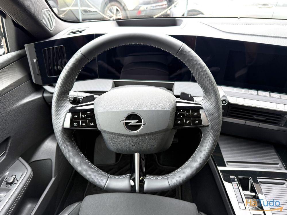 Opel Astra 1.5 D GS Aut. Opel Astra 1.5 D GS Aut.