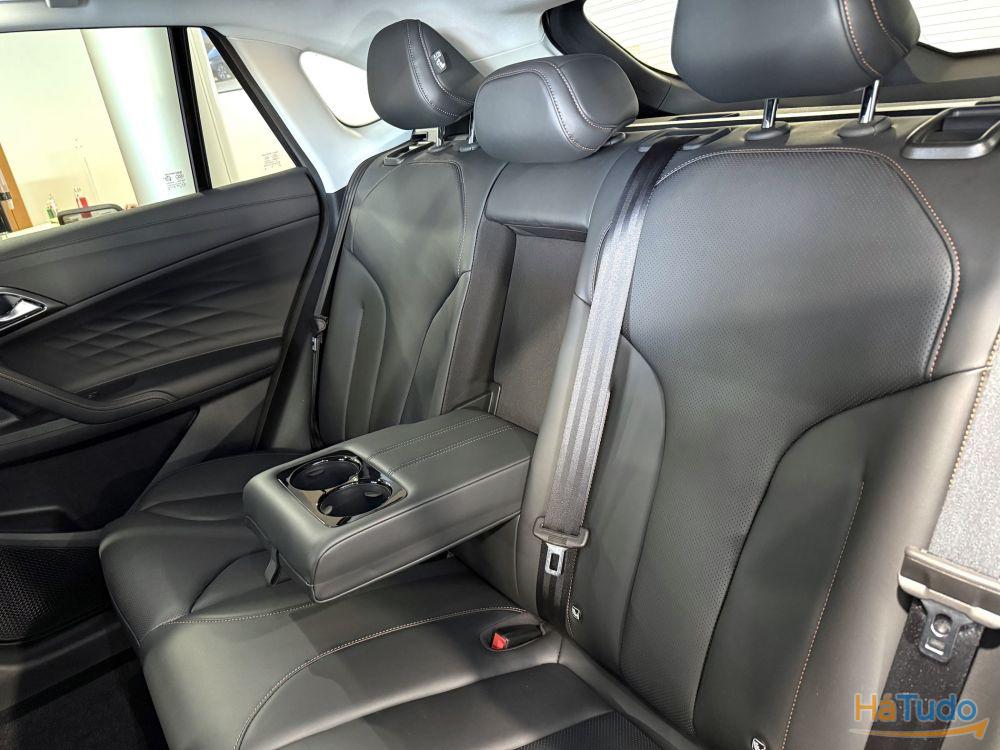 MG HS 1.5 T Luxury AT MG HS 1.5 T Luxury AT