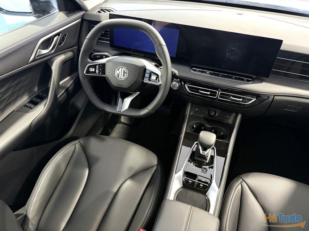 MG HS 1.5 T Luxury AT MG HS 1.5 T Luxury AT