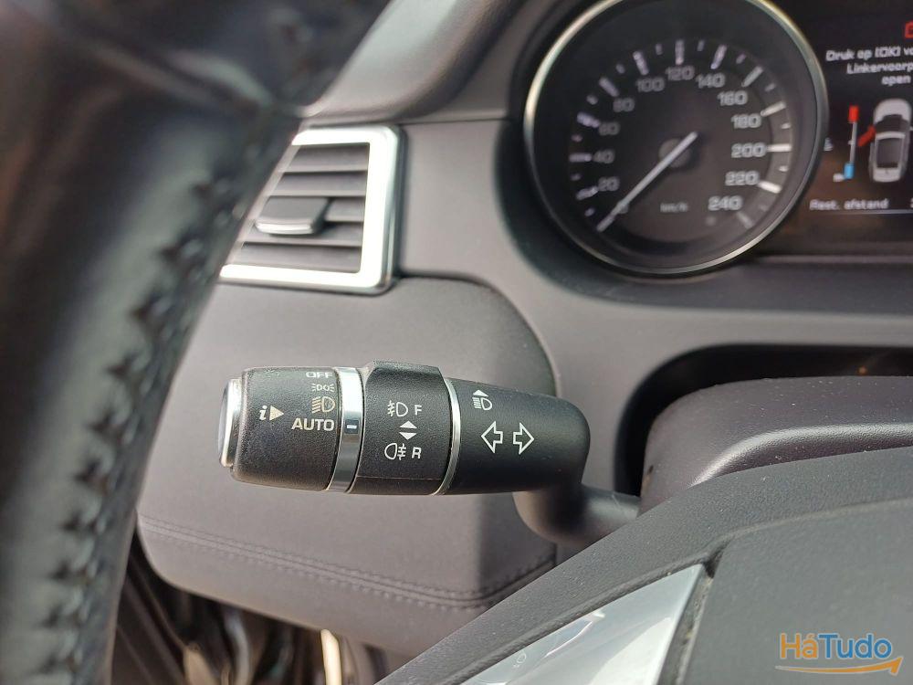 Land Rover Discovery Sport 2.0 TD4 SE Land Rover Discovery Sport 2.0 TD4 SE