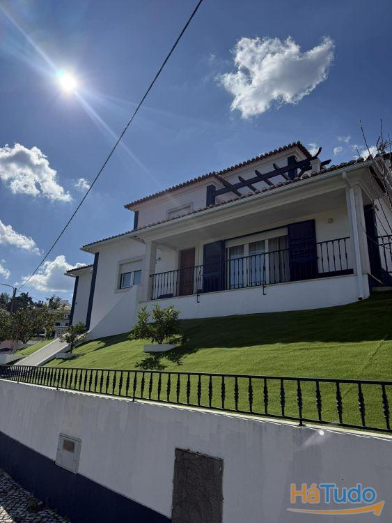 Moradia Semi- Nova T4 de Luxo - M3184/26 Moradia Semi- Nova T4 de Luxo - M3184/26