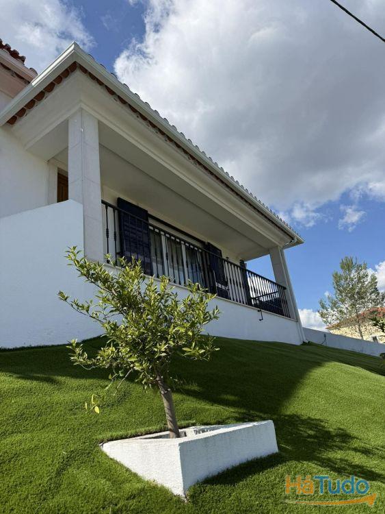 Moradia Semi- Nova T4 de Luxo - M3184/26 Moradia Semi- Nova T4 de Luxo - M3184/26