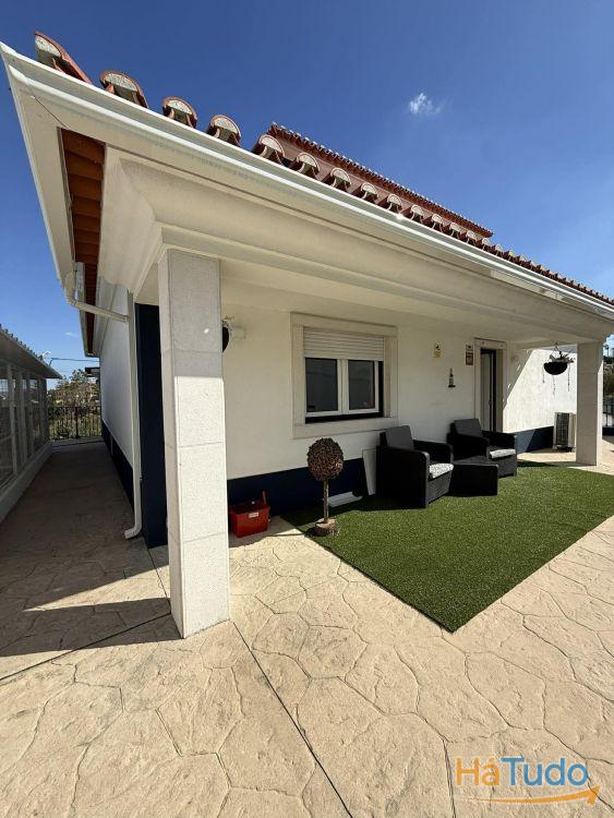 Moradia Semi- Nova T4 de Luxo - M3184/26 Moradia Semi- Nova T4 de Luxo - M3184/26